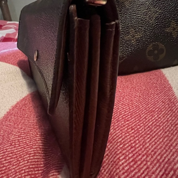 Louis Vuitton wallet - Picture 9 of 11